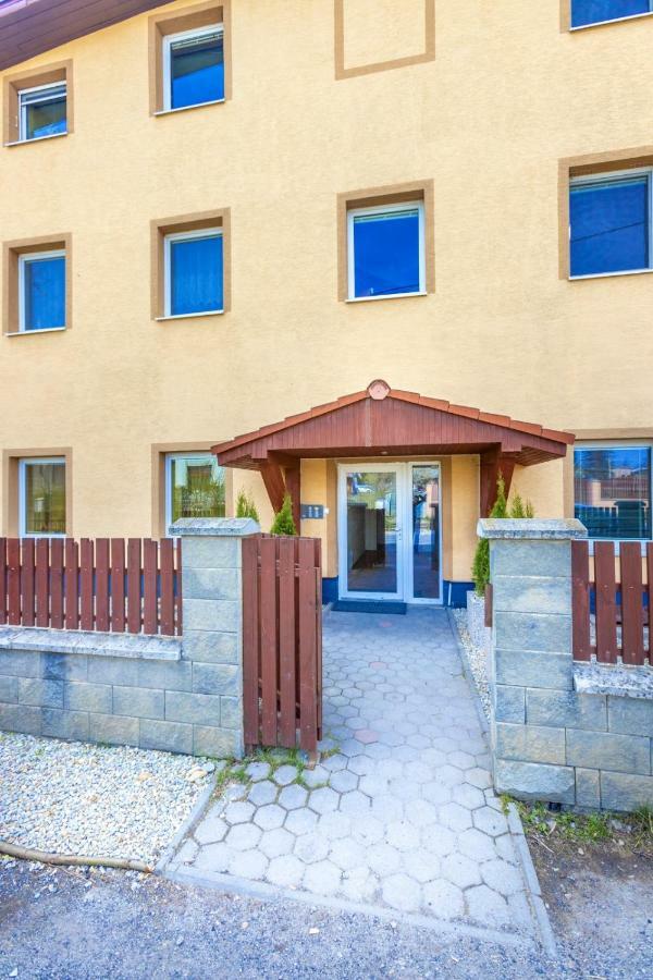 Home Veľký Slavkov Exteriör bild